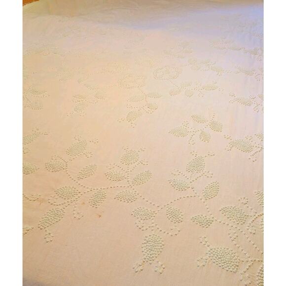 Vtg Ivory Linen Bed Cover Duvet 76 X 86 French Knots Crochet Fringe Boho Chic - Picture 2 of 7